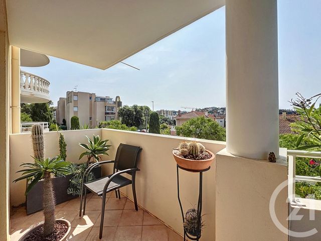 Appartement T3 à vendre - 3 pièces - 69.0 m2 - ST RAPHAEL - 83 - PROVENCE-ALPES-COTE-D-AZUR - Century 21 Sud Habitat