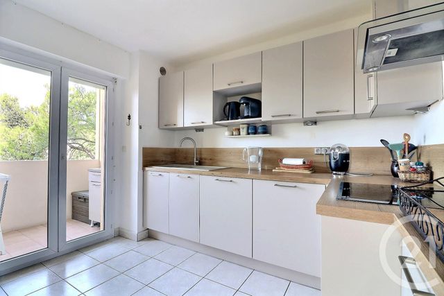 Appartement T3 à vendre - 3 pièces - 69.0 m2 - ST RAPHAEL - 83 - PROVENCE-ALPES-COTE-D-AZUR - Century 21 Sud Habitat