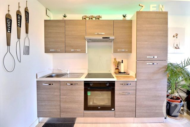 Afficher la photo en grand Appartement Studio à vendre - 1 pièce - 27.0 m2 - FREJUS - 83 - PROVENCE-ALPES-COTE-D-AZUR - Century 21 Sud Habitat