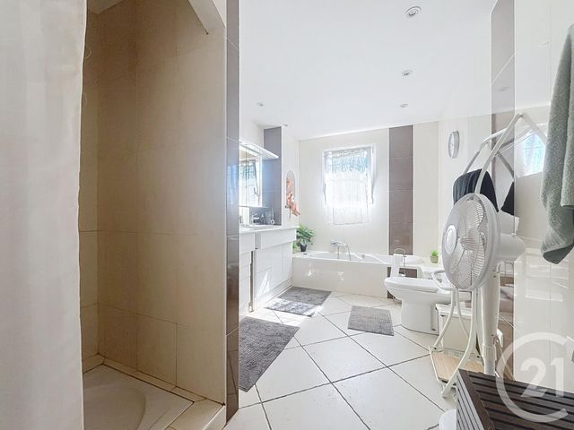 maison à vendre - 8 pièces - 264.15 m2 - ROQUEBRUNE SUR ARGENS - 83 - PROVENCE-ALPES-COTE-D-AZUR - Century 21 Sud Habitat