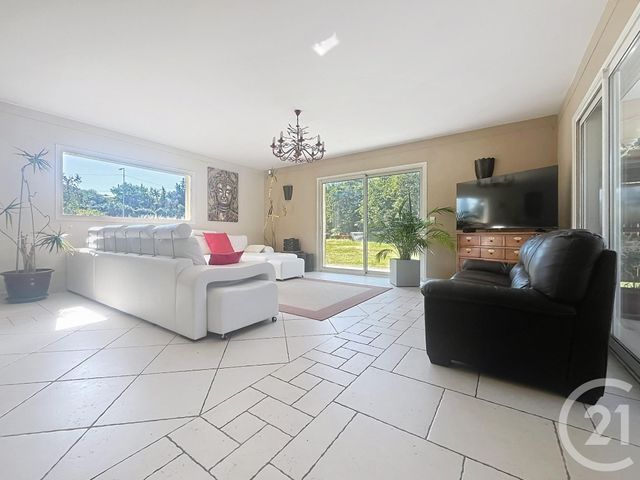 maison à vendre - 8 pièces - 264.15 m2 - ROQUEBRUNE SUR ARGENS - 83 - PROVENCE-ALPES-COTE-D-AZUR - Century 21 Sud Habitat