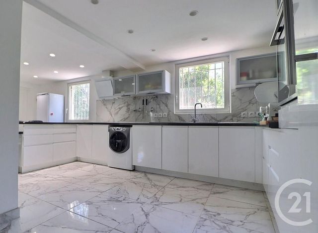 maison à vendre - 5 pièces - 112.0 m2 - FREJUS - 83 - PROVENCE-ALPES-COTE-D-AZUR - Century 21 Sud Habitat