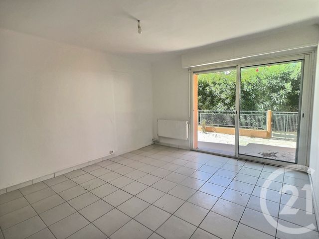 Afficher la photo en grand Appartement T4 à vendre - 4 pièces - 73.0 m2 - FREJUS - 83 - PROVENCE-ALPES-COTE-D-AZUR - Century 21 Sud Habitat