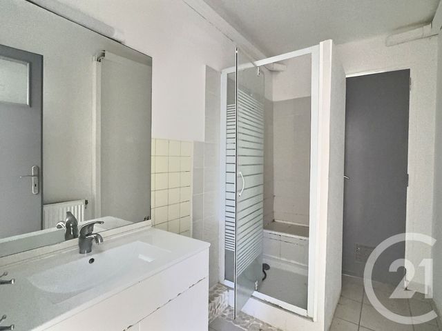 Afficher la photo en grand Appartement T4 à vendre - 4 pièces - 73.0 m2 - FREJUS - 83 - PROVENCE-ALPES-COTE-D-AZUR - Century 21 Sud Habitat