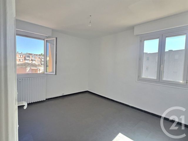 Afficher la photo en grand Appartement T4 à vendre - 4 pièces - 73.0 m2 - FREJUS - 83 - PROVENCE-ALPES-COTE-D-AZUR - Century 21 Sud Habitat