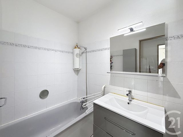 Appartement T4 à vendre - 4 pièces - 76.21 m2 - FREJUS - 83 - PROVENCE-ALPES-COTE-D-AZUR - Century 21 Sud Habitat