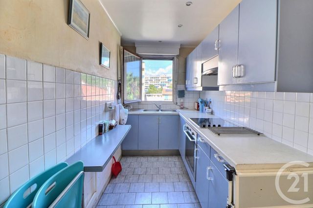 Appartement T2 à vendre - 2 pièces - 49.76 m2 - FREJUS - 83 - PROVENCE-ALPES-COTE-D-AZUR - Century 21 Sud Habitat