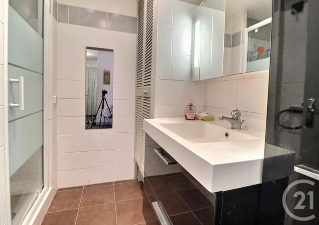 Appartement T2 à vendre - 2 pièces - 49.76 m2 - FREJUS - 83 - PROVENCE-ALPES-COTE-D-AZUR - Century 21 Sud Habitat