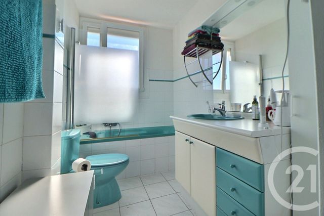 Afficher la photo en grand Appartement T2 à vendre - 2 pièces - 41.76 m2 - FREJUS - 83 - PROVENCE-ALPES-COTE-D-AZUR - Century 21 Sud Habitat