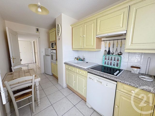 Appartement T3 à vendre - 3 pièces - 81.45 m2 - FREJUS - 83 - PROVENCE-ALPES-COTE-D-AZUR - Century 21 Sud Habitat