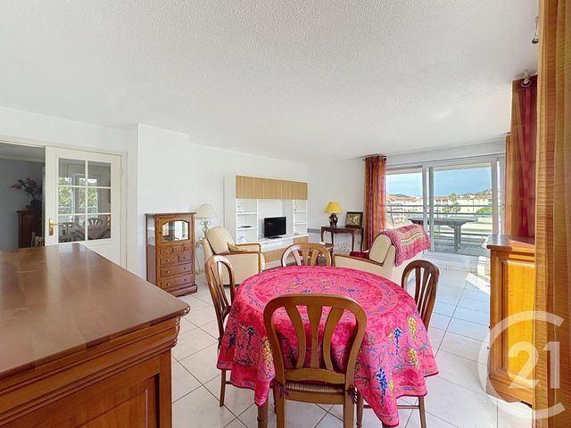 Appartement T3 à vendre - 3 pièces - 81.45 m2 - FREJUS - 83 - PROVENCE-ALPES-COTE-D-AZUR - Century 21 Sud Habitat