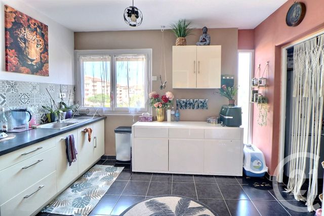 Appartement T4 à vendre - 4 pièces - 76.0 m2 - FREJUS - 83 - PROVENCE-ALPES-COTE-D-AZUR - Century 21 Sud Habitat