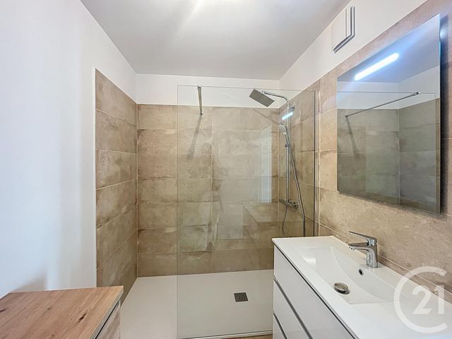 Appartement T3 à vendre - 3 pièces - 84.0 m2 - ST RAPHAEL - 83 - PROVENCE-ALPES-COTE-D-AZUR - Century 21 Sud Habitat