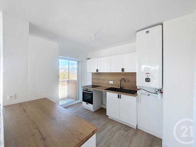 Appartement T3 à vendre - 3 pièces - 84.0 m2 - ST RAPHAEL - 83 - PROVENCE-ALPES-COTE-D-AZUR - Century 21 Sud Habitat