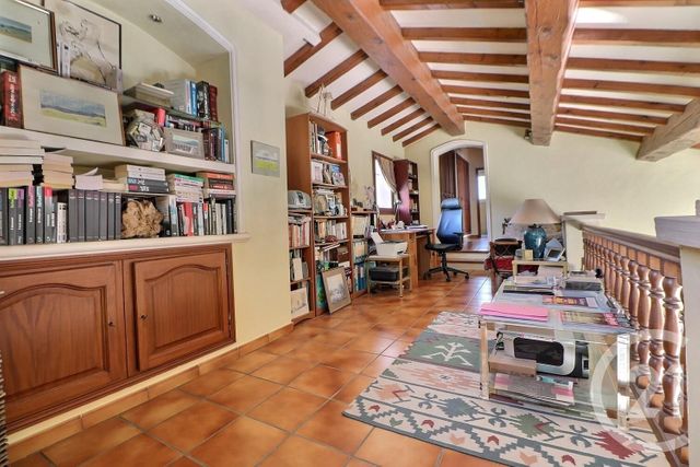 Afficher la photo en grand maison à vendre - 6 pièces - 156.1 m2 - ST RAPHAEL - 83 - PROVENCE-ALPES-COTE-D-AZUR - Century 21 Sud Habitat