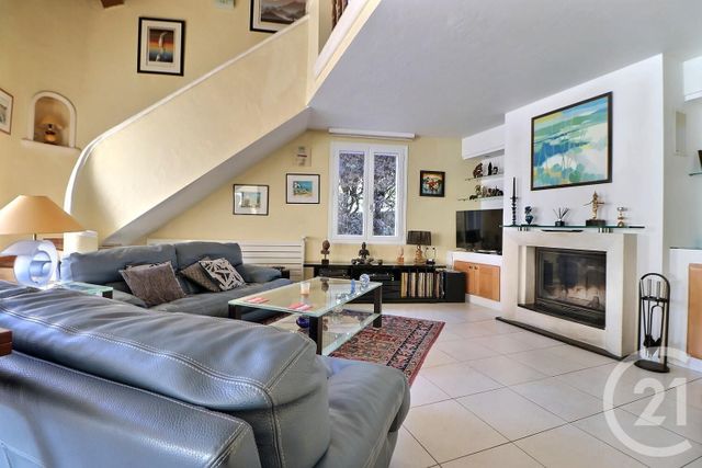 Afficher la photo en grand maison à vendre - 6 pièces - 156.1 m2 - ST RAPHAEL - 83 - PROVENCE-ALPES-COTE-D-AZUR - Century 21 Sud Habitat