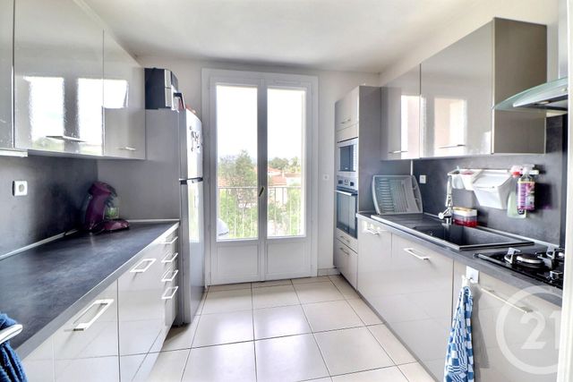 Appartement T4 à vendre - 4 pièces - 91.0 m2 - ST RAPHAEL - 83 - PROVENCE-ALPES-COTE-D-AZUR - Century 21 Sud Habitat