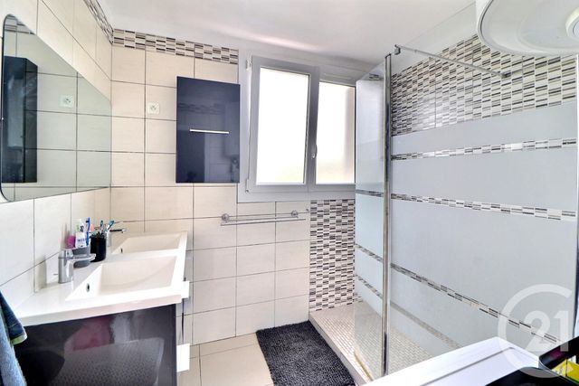 Appartement T4 à vendre - 4 pièces - 91.0 m2 - ST RAPHAEL - 83 - PROVENCE-ALPES-COTE-D-AZUR - Century 21 Sud Habitat