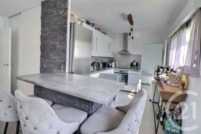 Appartement F3 à vendre - 3 pièces - 68.4 m2 - FREJUS - 83 - PROVENCE-ALPES-COTE-D-AZUR - Century 21 Sud Habitat