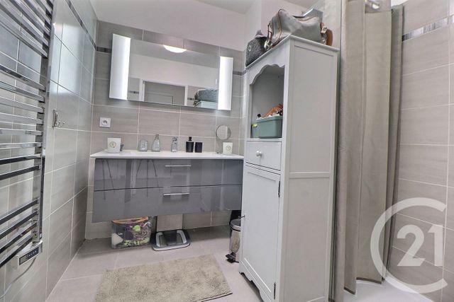 Appartement F3 à vendre - 3 pièces - 68.4 m2 - FREJUS - 83 - PROVENCE-ALPES-COTE-D-AZUR - Century 21 Sud Habitat