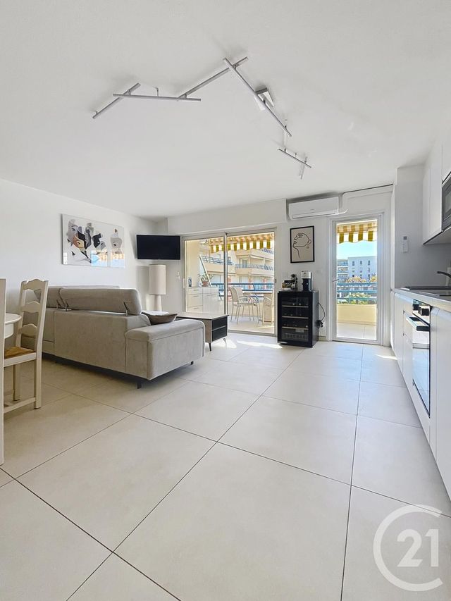 Appartement F2 à vendre - 2 pièces - 45.62 m2 - FREJUS - 83 - PROVENCE-ALPES-COTE-D-AZUR - Century 21 Sud Habitat