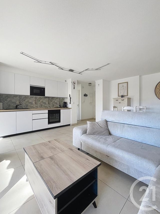 Appartement F2 à vendre - 2 pièces - 45.62 m2 - FREJUS - 83 - PROVENCE-ALPES-COTE-D-AZUR - Century 21 Sud Habitat