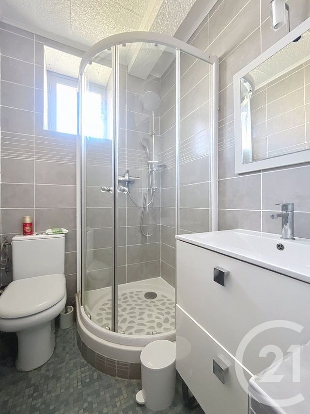 Appartement T3 à vendre - 3 pièces - 53.92 m2 - FREJUS - 83 - PROVENCE-ALPES-COTE-D-AZUR - Century 21 Sud Habitat