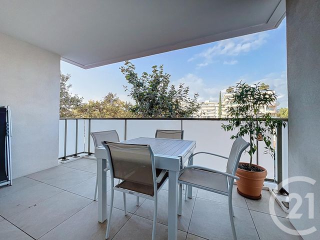Afficher la photo en grand Appartement F2 à vendre - 2 pièces - 45.05 m2 - FREJUS - 83 - PROVENCE-ALPES-COTE-D-AZUR - Century 21 Sud Habitat