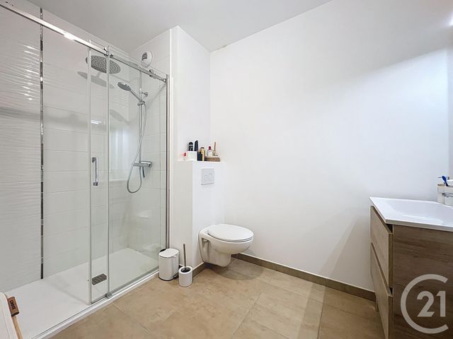 Afficher la photo en grand Appartement F2 à vendre - 2 pièces - 45.05 m2 - FREJUS - 83 - PROVENCE-ALPES-COTE-D-AZUR - Century 21 Sud Habitat