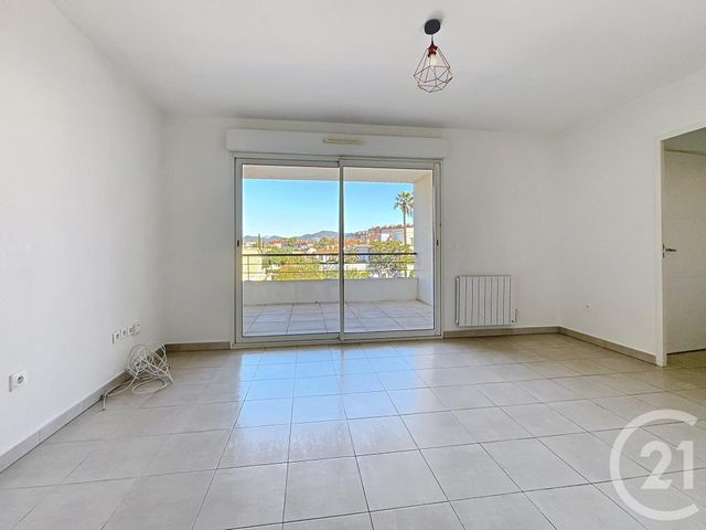 Appartement F2 à vendre - 2 pièces - 43.0 m2 - FREJUS - 83 - PROVENCE-ALPES-COTE-D-AZUR - Century 21 Sud Habitat