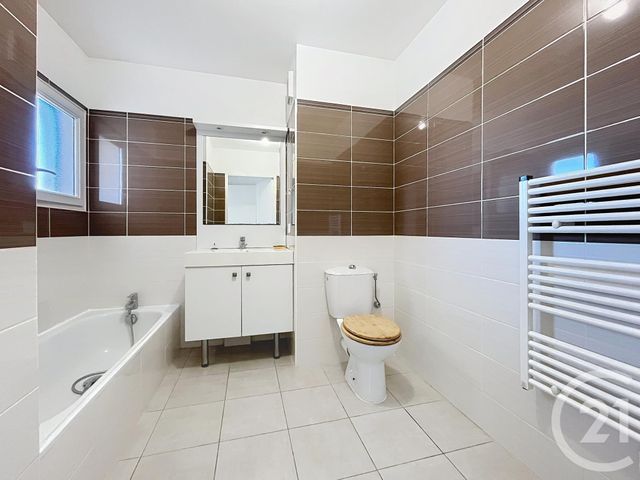 Appartement F2 à vendre - 2 pièces - 43.0 m2 - FREJUS - 83 - PROVENCE-ALPES-COTE-D-AZUR - Century 21 Sud Habitat