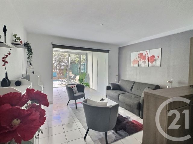 Afficher la photo en grand Appartement T2 à vendre - 2 pièces - 52.35 m2 - FREJUS - 83 - PROVENCE-ALPES-COTE-D-AZUR - Century 21 Sud Habitat