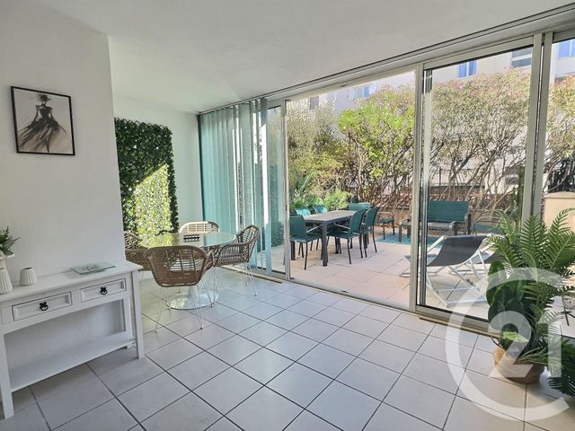 Afficher la photo en grand Appartement T2 à vendre - 2 pièces - 52.35 m2 - FREJUS - 83 - PROVENCE-ALPES-COTE-D-AZUR - Century 21 Sud Habitat
