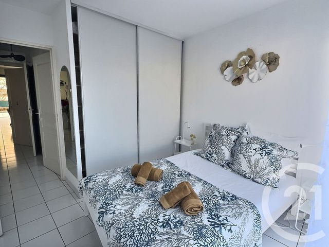 Afficher la photo en grand Appartement T2 à vendre - 2 pièces - 52.35 m2 - FREJUS - 83 - PROVENCE-ALPES-COTE-D-AZUR - Century 21 Sud Habitat