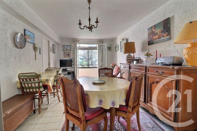 Appartement F3 à vendre - 3 pièces - 44.61 m2 - FREJUS - 83 - PROVENCE-ALPES-COTE-D-AZUR - Century 21 Sud Habitat