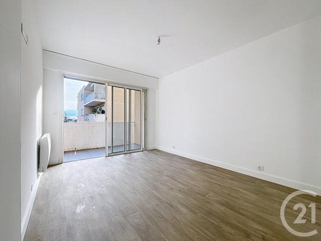 Appartement F3 à vendre - 3 pièces - 67.26 m2 - FREJUS - 83 - PROVENCE-ALPES-COTE-D-AZUR - Century 21 Sud Habitat
