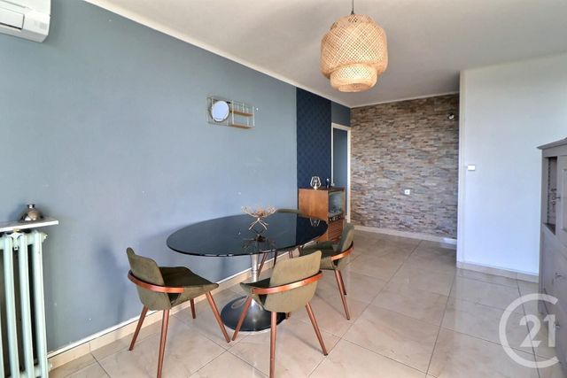 Appartement T4 à vendre - 4 pièces - 64.0 m2 - FREJUS - 83 - PROVENCE-ALPES-COTE-D-AZUR - Century 21 Sud Habitat