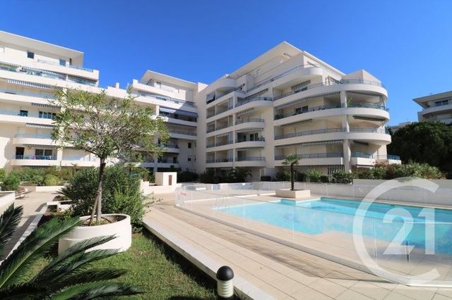 Appartement T2 à vendre - 2 pièces - 37.11 m2 - FREJUS - 83 - PROVENCE-ALPES-COTE-D-AZUR - Century 21 Sud Habitat