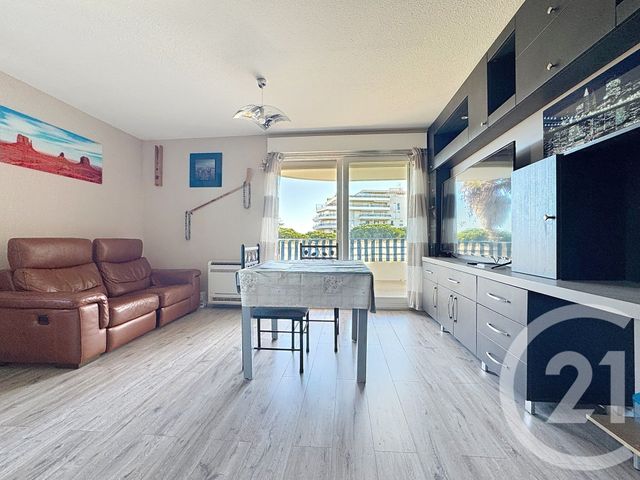 Appartement T2 à vendre - 2 pièces - 37.11 m2 - FREJUS - 83 - PROVENCE-ALPES-COTE-D-AZUR - Century 21 Sud Habitat
