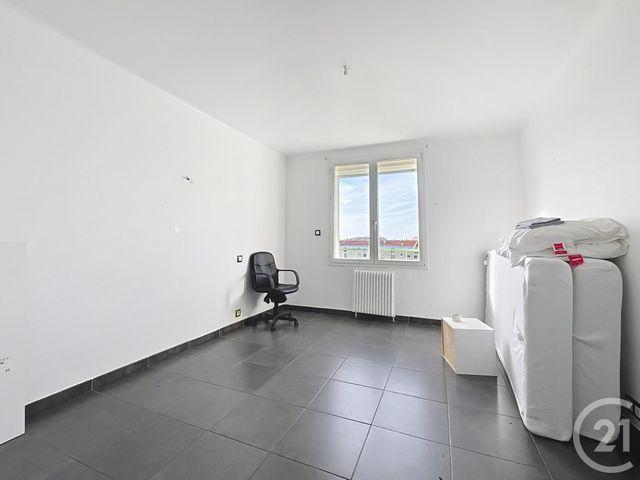 Appartement F4 à vendre - 4 pièces - 72.95 m2 - FREJUS - 83 - PROVENCE-ALPES-COTE-D-AZUR - Century 21 Sud Habitat
