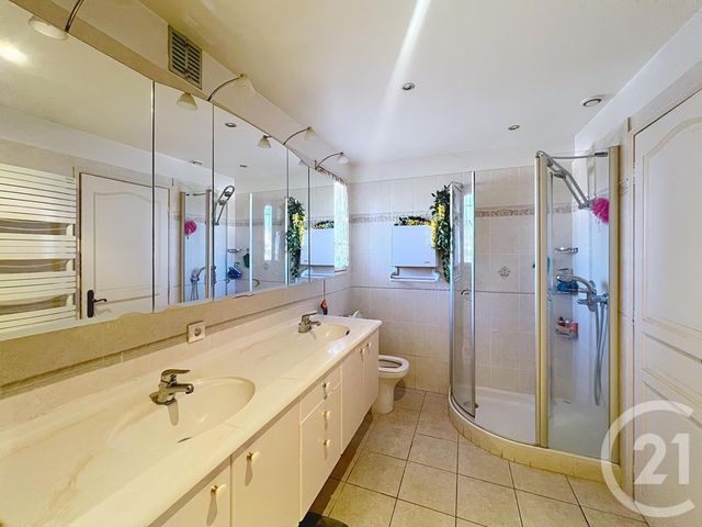 maison à vendre - 8 pièces - 209.49 m2 - FREJUS - 83 - PROVENCE-ALPES-COTE-D-AZUR - Century 21 Sud Habitat