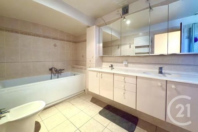 maison à vendre - 8 pièces - 209.49 m2 - FREJUS - 83 - PROVENCE-ALPES-COTE-D-AZUR - Century 21 Sud Habitat