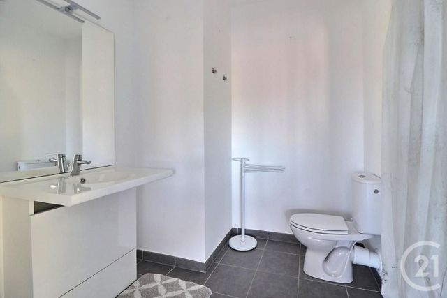 Appartement T2 à vendre - 2 pièces - 41.0 m2 - DRAGUIGNAN - 83 - PROVENCE-ALPES-COTE-D-AZUR - Century 21 Sud Habitat