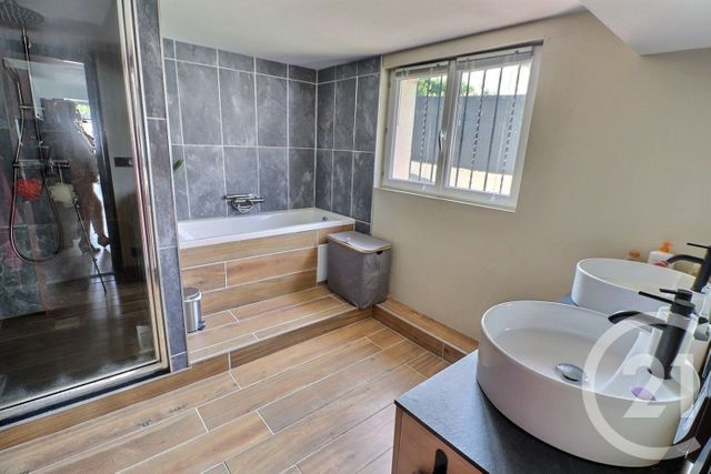 Appartement T3 à vendre - 3 pièces - 75.0 m2 - PUGET SUR ARGENS - 83 - PROVENCE-ALPES-COTE-D-AZUR - Century 21 Sud Habitat