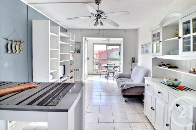 Appartement T2 à vendre - 2 pièces - 26.0 m2 - FREJUS - 83 - PROVENCE-ALPES-COTE-D-AZUR - Century 21 Sud Habitat