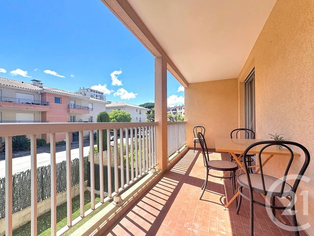 Appartement F2 à vendre - 2 pièces - 47.4 m2 - FREJUS - 83 - PROVENCE-ALPES-COTE-D-AZUR - Century 21 Sud Habitat