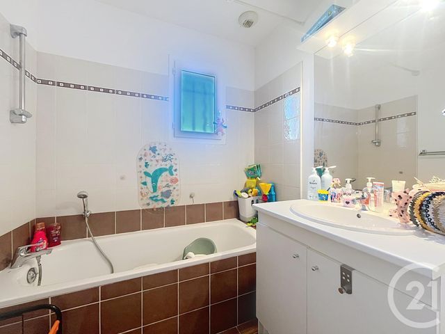 maison à vendre - 4 pièces - 89.0 m2 - ROQUEBRUNE SUR ARGENS - 83 - PROVENCE-ALPES-COTE-D-AZUR - Century 21 Sud Habitat