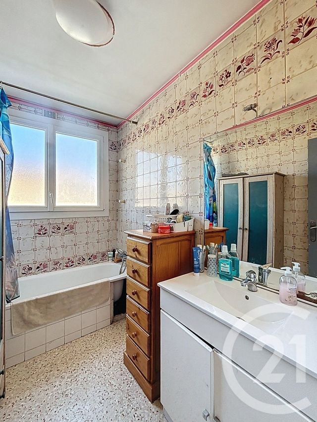 Appartement F3 à vendre - 3 pièces - 71.04 m2 - PUGET SUR ARGENS - 83 - PROVENCE-ALPES-COTE-D-AZUR - Century 21 Sud Habitat