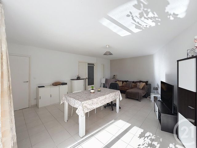 Appartement T3 à vendre - 3 pièces - 82.53 m2 - ST RAPHAEL - 83 - PROVENCE-ALPES-COTE-D-AZUR - Century 21 Sud Habitat