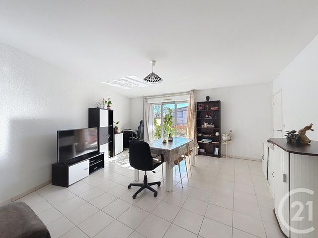 Appartement T3 à vendre - 3 pièces - 82.53 m2 - ST RAPHAEL - 83 - PROVENCE-ALPES-COTE-D-AZUR - Century 21 Sud Habitat